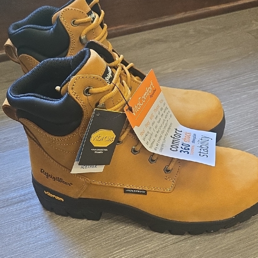 RefgiWear Ice Logger Boots